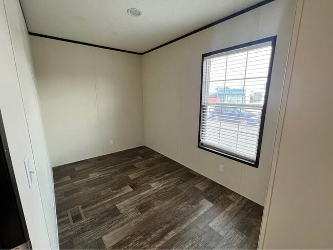 Building Photo - 123