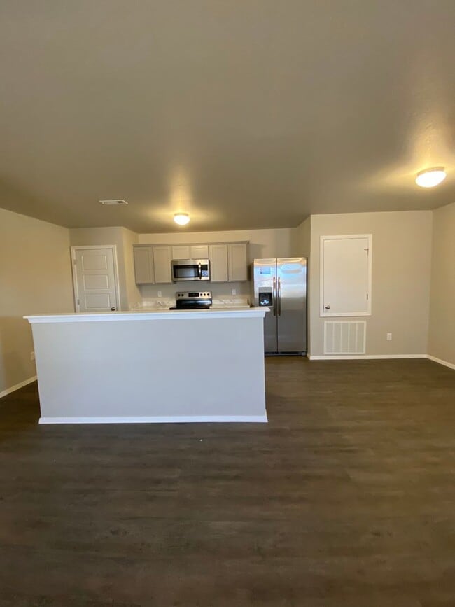 Building Photo - Pre-Leasing Now | 3 Bed, 2 Bath Duplex with Full-Service Lawn Care in Lawlis Ranch