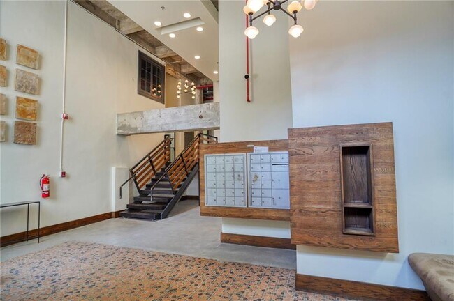 Building Photo - 650 Glen Iris Dr NE