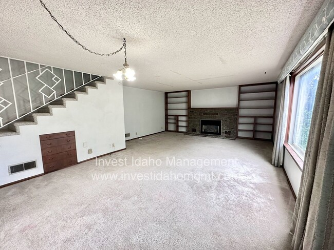 Building Photo - 2518 W Orchard Ave