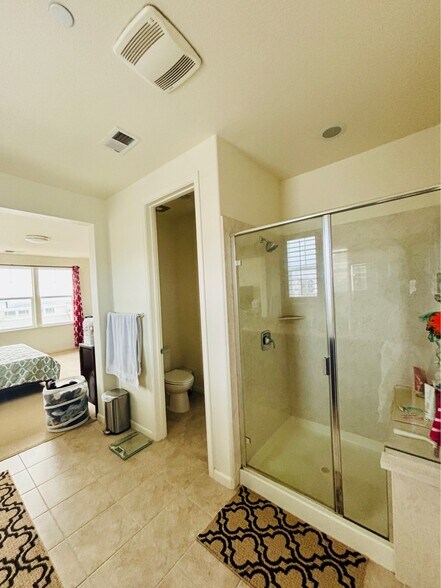 Building Photo - 2321 Central Pky