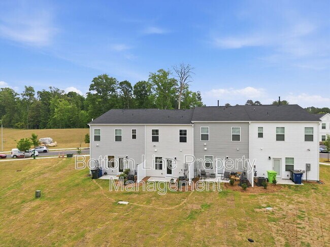 Building Photo - 2495 Tonoloway Dr
