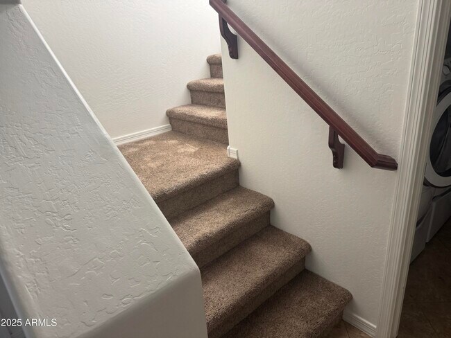 Building Photo - 3670 E Zachary Dr