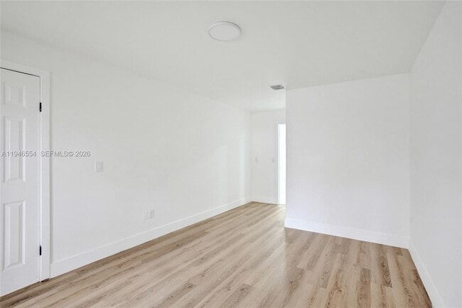 Building Photo - 1846 Racquet Ct