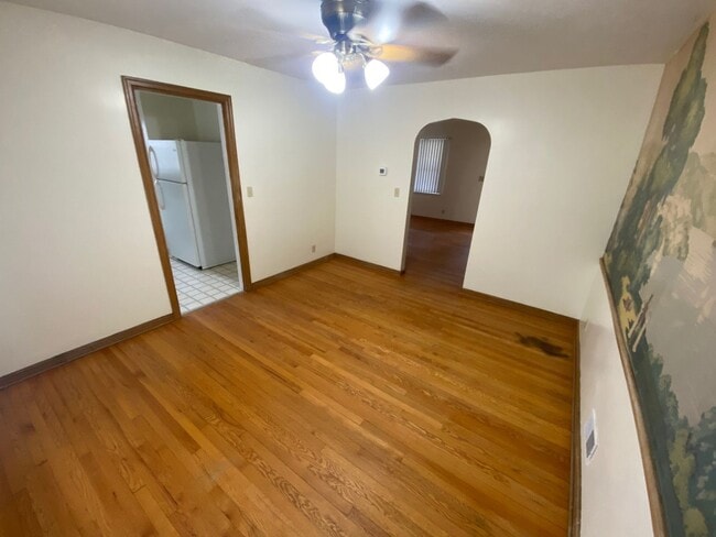 Building Photo - Charming Woods Park Home | 2 Bed | Fenced Yard | Garage | $1800/mo