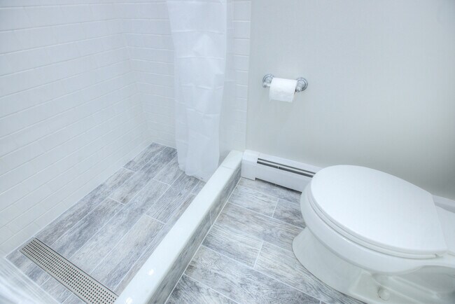 Building Photo - 5715 N Cicero Ave