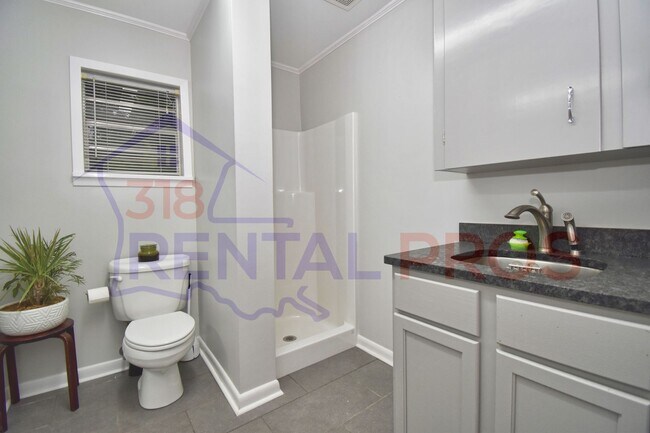 Building Photo - 4 Bed, 3 Bath Home in Ruston
