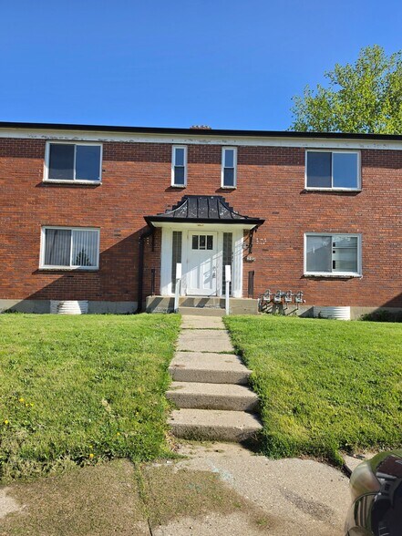 Building Photo - 829 Uhrig Ave