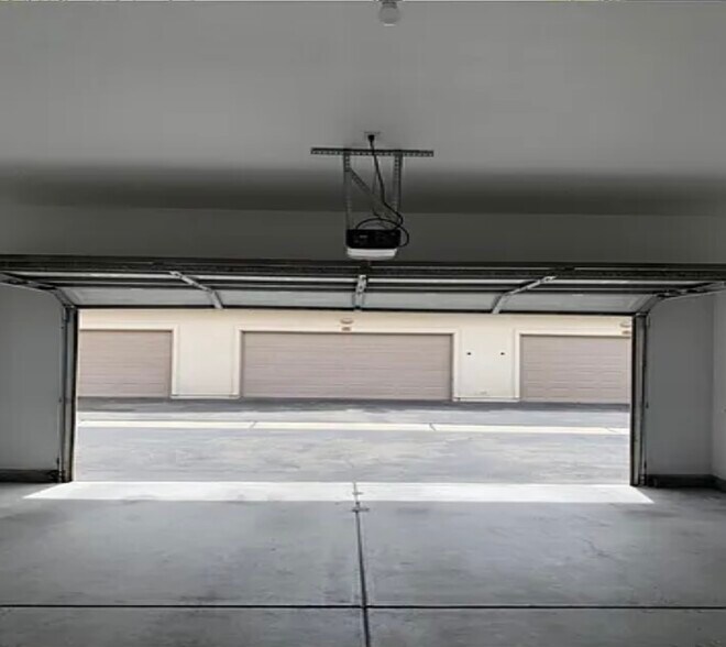 Building Photo - 1460 Rancho Rose Way