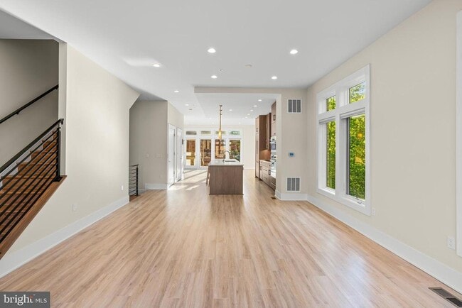Building Photo - 158 Winsome Cir