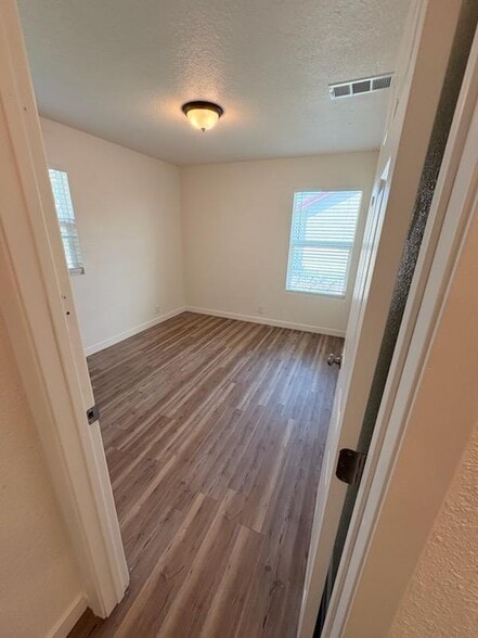 Building Photo - 216 NE 4th Ave