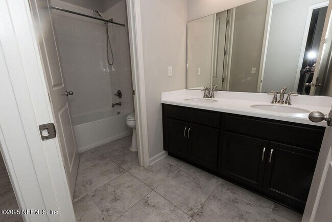 Building Photo - 154 Palisade Dr