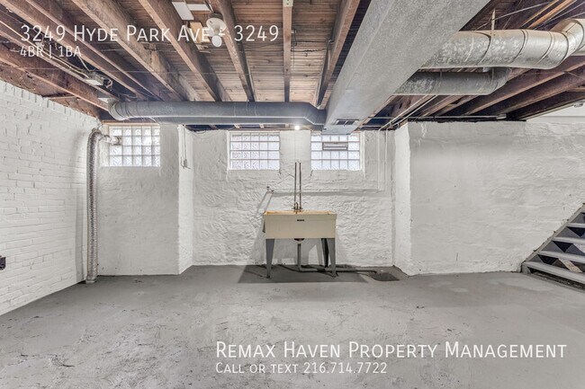 Building Photo - 3249 Hyde Park Ave