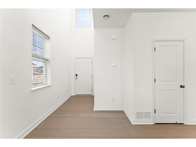 Building Photo - 2239 Tyrone Dr S