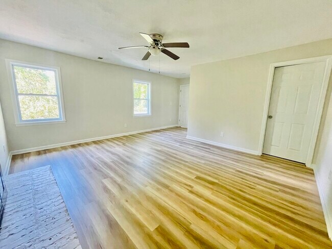 Building Photo - 1601 Echo Ln