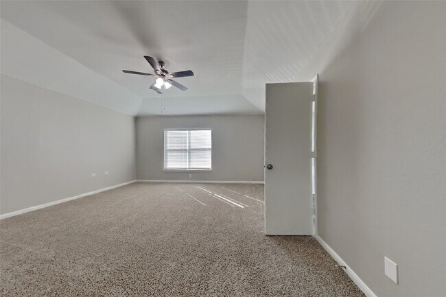 Building Photo - 19123 Oakway Dr