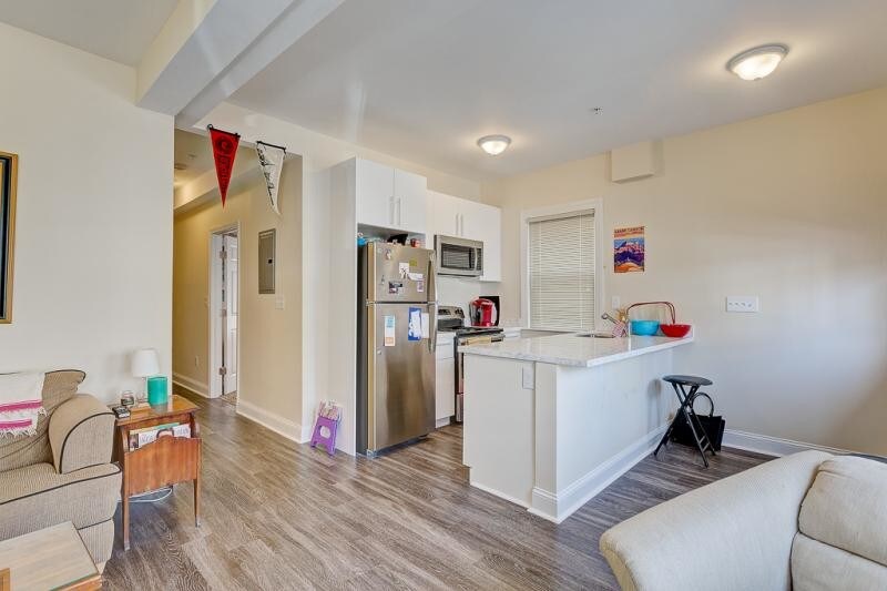 Building Photo - 30 Hillside St