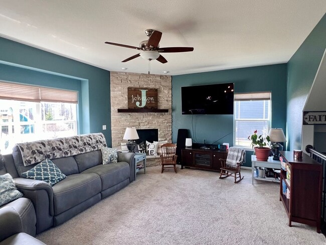 Building Photo - Menomonee Falls Single Family Home for Rent!