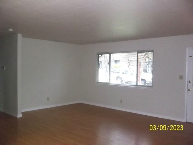 Building Photo - Three bedroom home in Fair Oaks