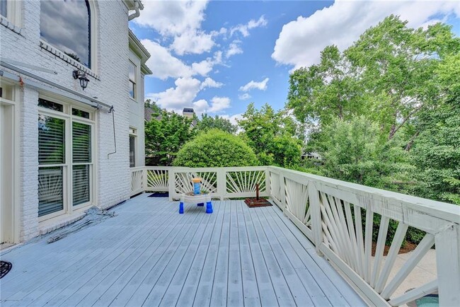 Building Photo - 645 Falls Bay Ct