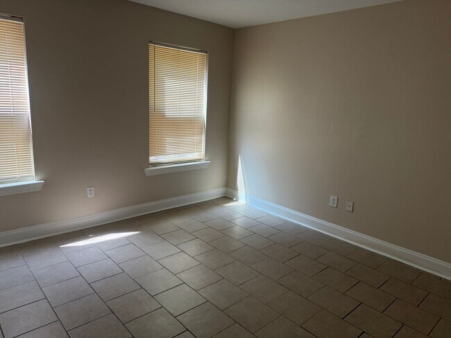 Building Photo - 3556 North St