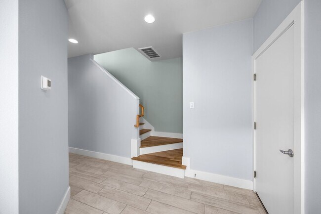 Building Photo - 4618 Nichols St