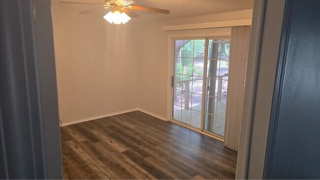 Building Photo - 6230 Anniedora Ln