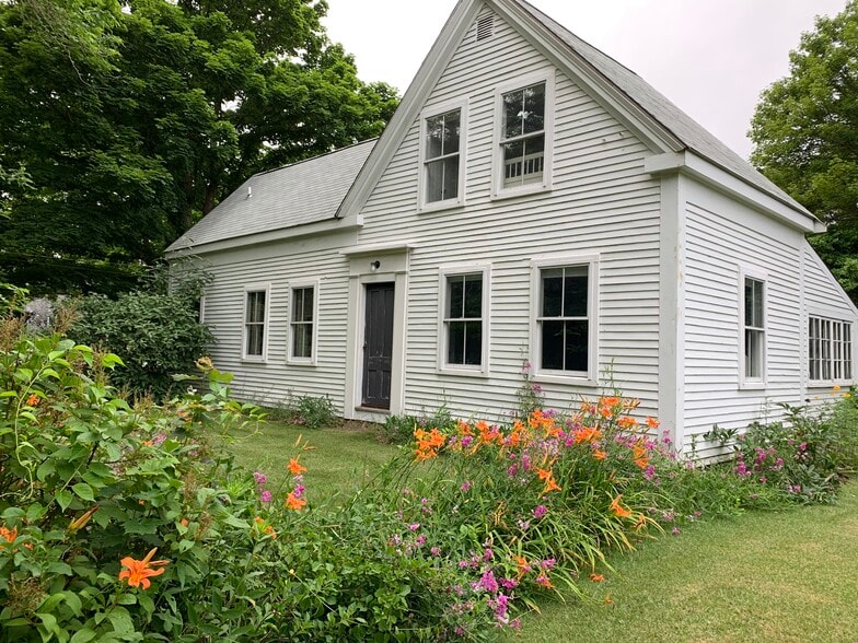 Primary Photo - 590 Craigville Beach Rd