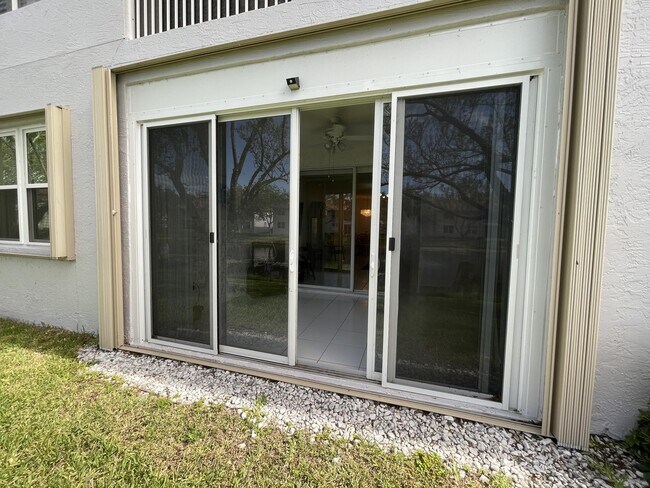 Building Photo - 7941 Laina Ln