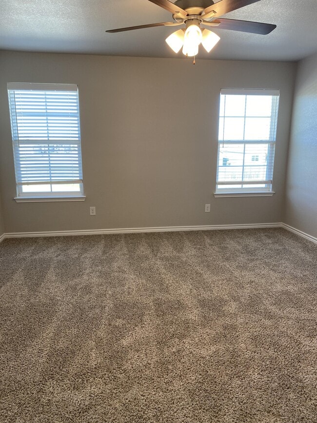 Building Photo - 7627 Stonehollow