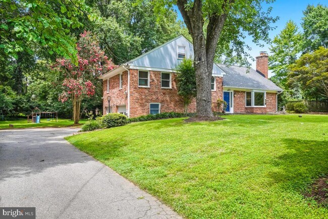 Building Photo - 11705 Admirals Ct