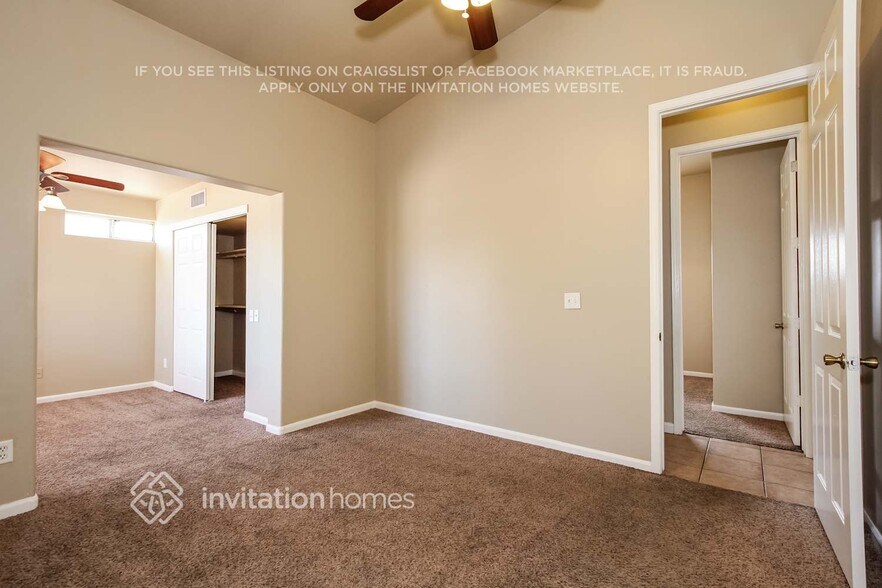 Building Photo - 1017 N 61st Dr