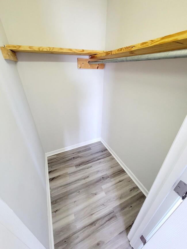 Building Photo - Now Leasing – 3477 Forest Dale Drive, Apt ...