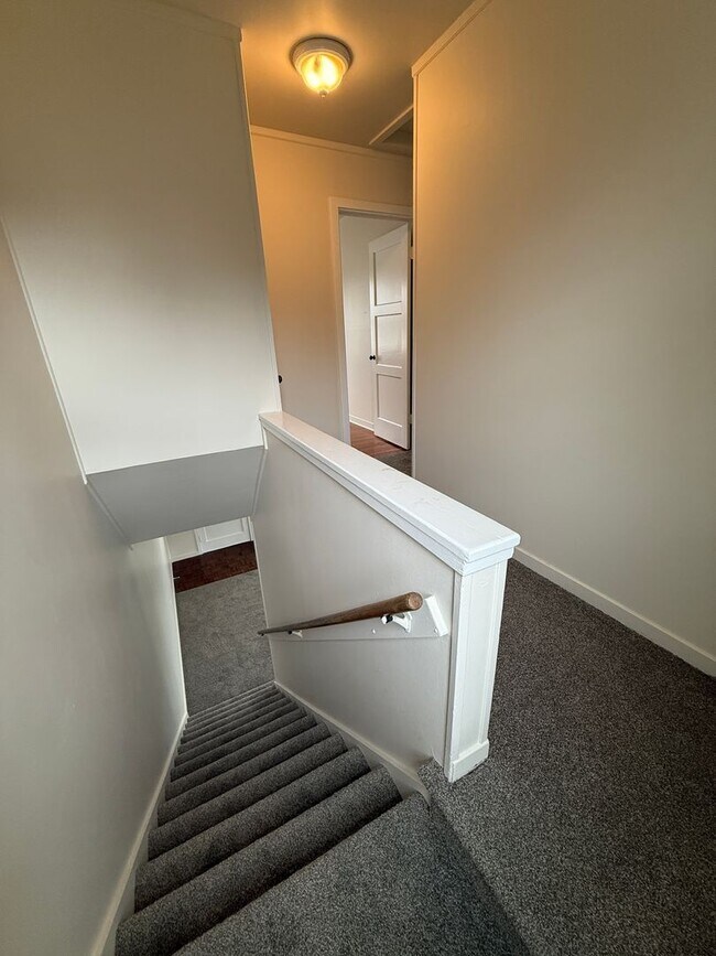 Building Photo - 1115lo