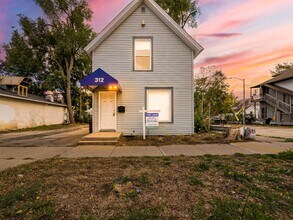 Building Photo - Beautifully Updated 4-Bedroom Home in the Heart of Ypsilanti