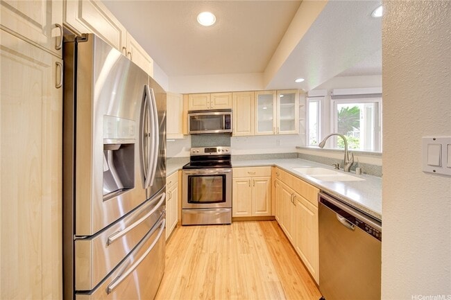 Building Photo - 7007 Hawaii Kai Dr