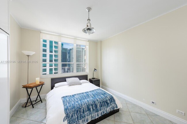 Building Photo - 888 Brickell Key Dr