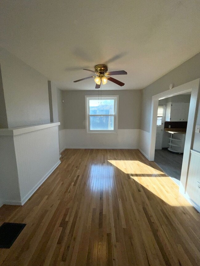 Building Photo - Newly Remodeled 3 Bedroom, 1.5 Bathroom in Brentwood- Basement Bar and Central Air!!