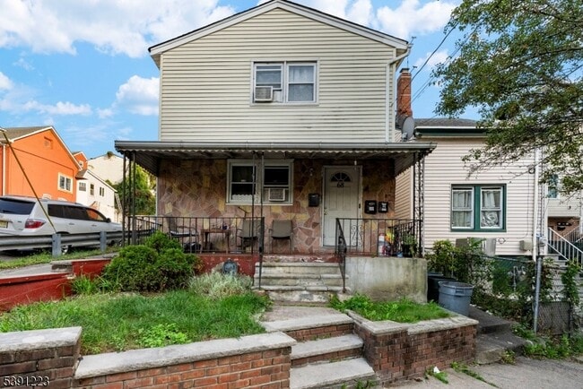 Primary Photo - 68 Belmont Ave