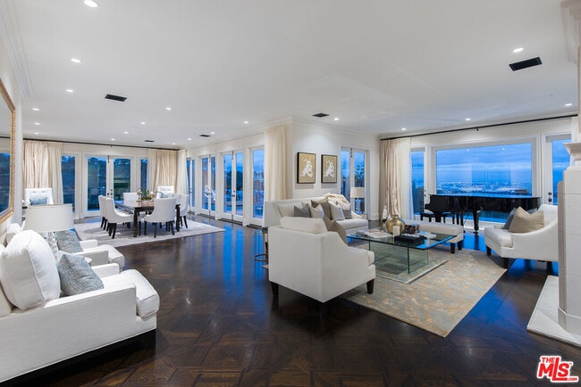 Building Photo - 980 Stradella Rd