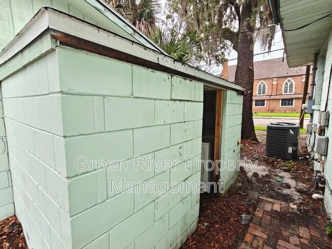 Building Photo - 1654 Talbot Ave