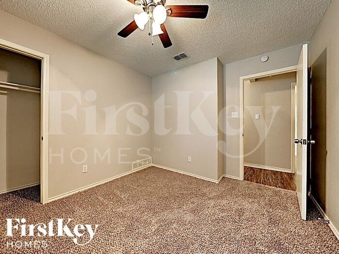 Building Photo - 3815 Coronet Ln