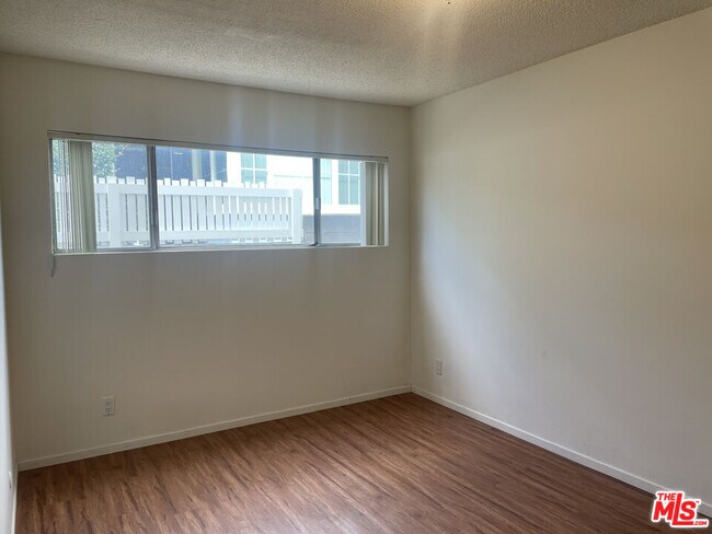 Building Photo - 1150 N Commonwealth Ave