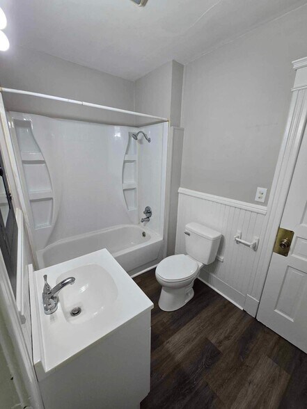 Building Photo - 336 W 29th St