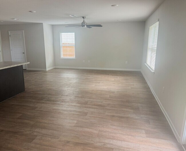 Building Photo - Spacious 4-Bedroom Home for Rent in St. Ma...