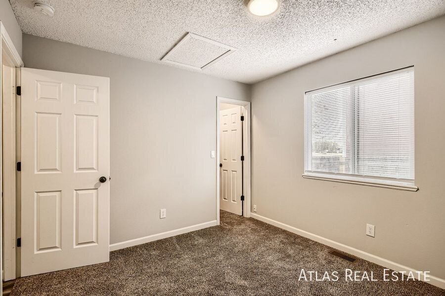 Building Photo - 6948 Fountain Ridge Cir