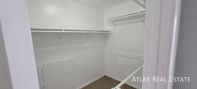 Building Photo - 5711 W 157th Terrace