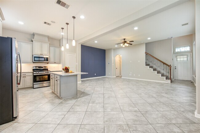 Building Photo - 12130 La Strada St