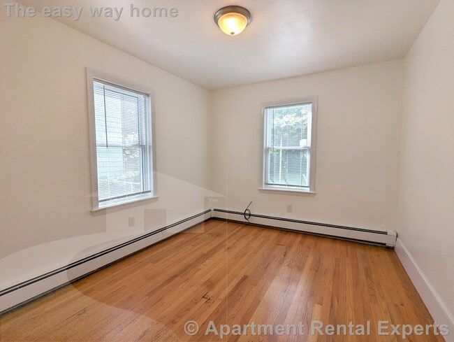 Building Photo - 322 Lowell St