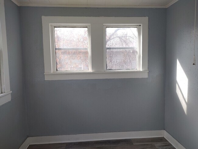 Building Photo - Available May 1 | Renovated 2BR Home | W/D Hookups | Pets Welcome | $850/mo | Pittsburg KS